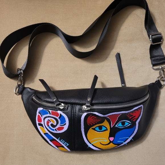 Hand painted Fanny Pack - Picture 5 of 12